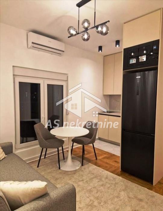 Stan Izdavanje Beograd Francuska 40 m2