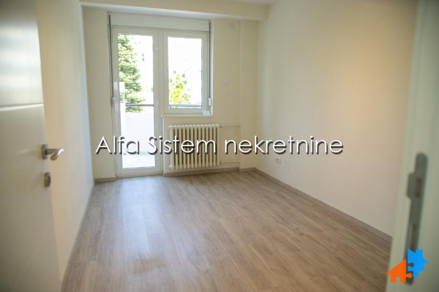 Kuća Izdavanje Beograd Banovo Brdo 260 m2