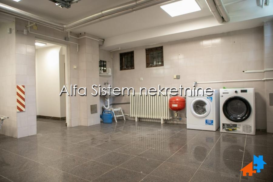 Kuća Izdavanje Beograd Banovo Brdo 260 m2