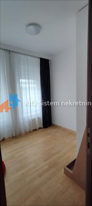 Četvorosoban stan za izdavanje, Senjak, Beograd, 150m², 1. sprat, 2.500 €/mes