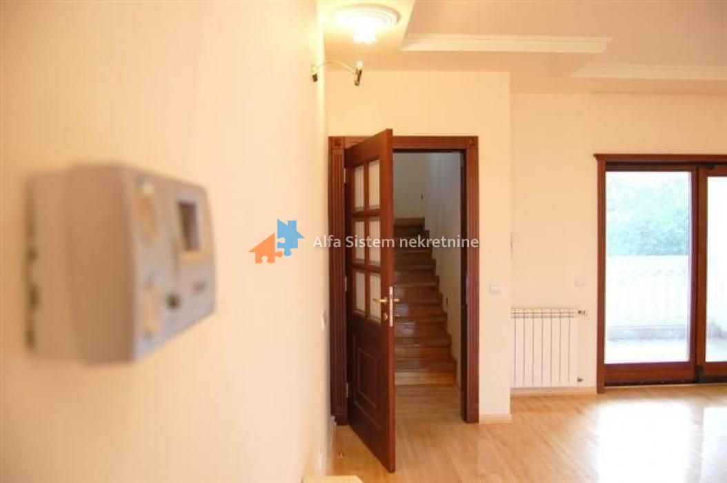 Stan Izdavanje Beograd Stan Izdavanje Beograd Dedinje 300 m2