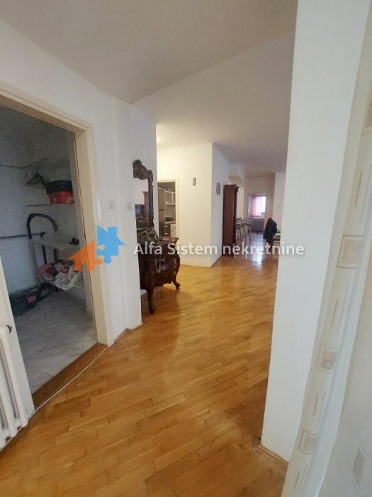 Četvorosoban stan za izdavanje, Banovo Brdo, Beograd, 140m², 1.100 €/mes