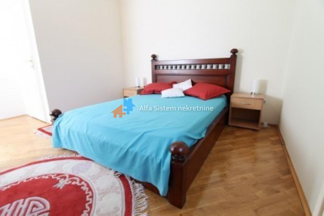 Stan Izdavanje Beograd Banovo Brdo 140 m2