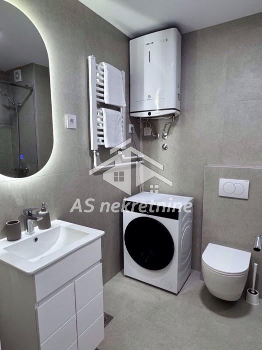 Trosoban stan za izdavanje, Autokomanda, Beograd, 73m², 1.300 €/mes