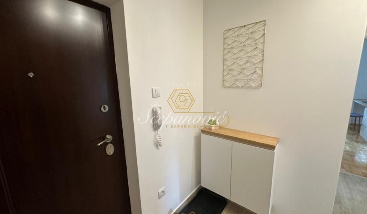 prodaja-kuca-beograd-SeixbDVnhK Jednosoban stan na prodaju, Telep, Novi Sad, 65m², 700 €