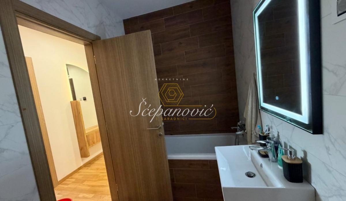prodaja-kuca-beograd-vHaLigLjfi Trosoban stan za izdavanje, Salajka, Novi Sad, 68m², 2. sprat, 1.100 €/mes