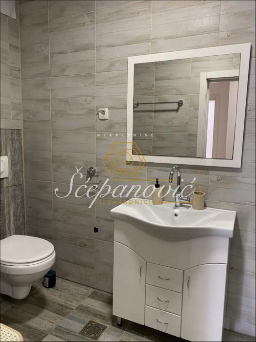 Dvosoban stan za izdavanje, Bulevar Oslobođenja, Novi Sad, 59m², 650 €/mes