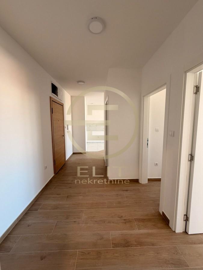 Stan Prodaja Novi Sad  65 m2