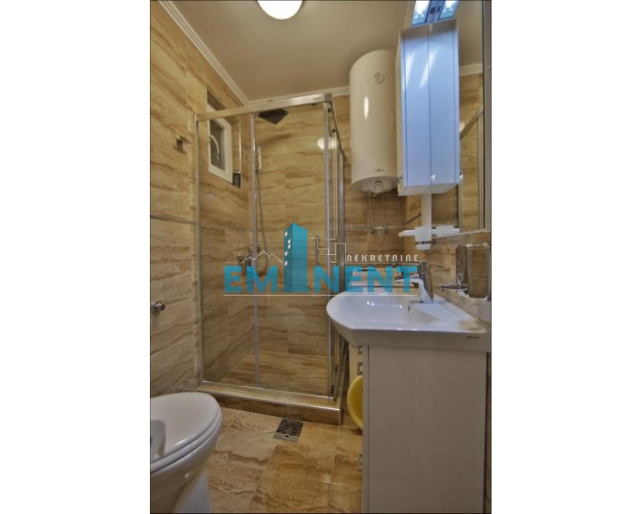 prodaja-lokala-beograd-aUjeMOotep Dvosoban stan na prodaju, Gundulićev Venac, Beograd, 64m², 289.000 €
