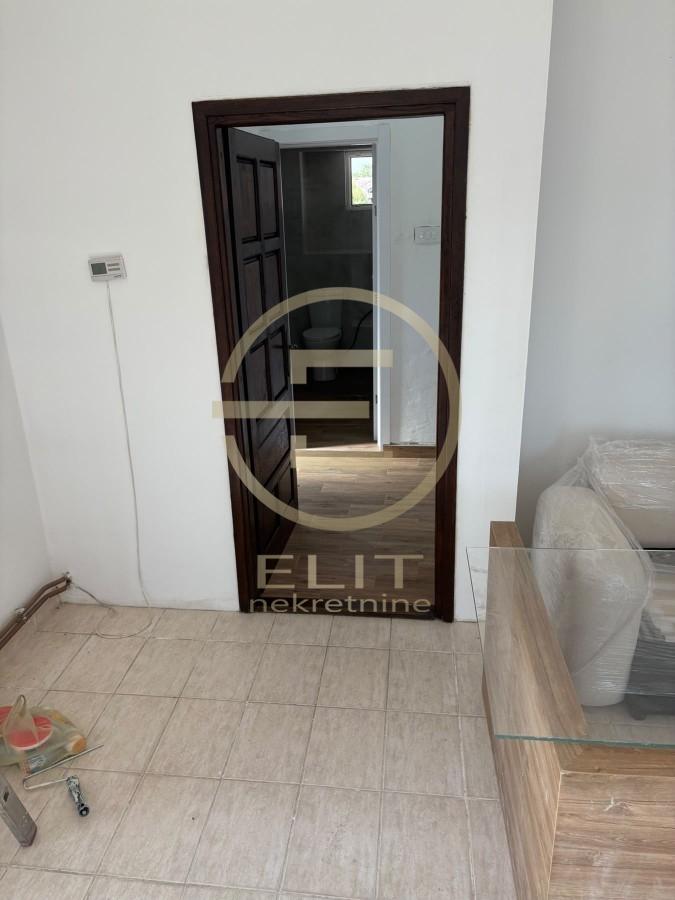 Lokal Izdavanje Novi Sad  106 m2