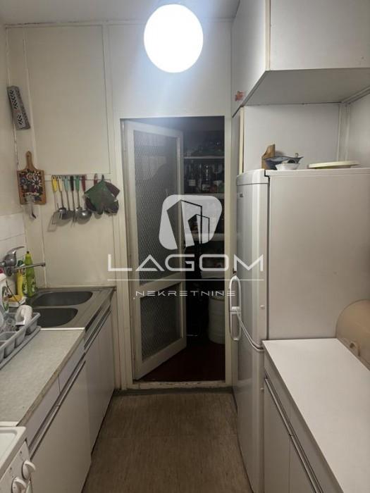 prodaja-nekretnina-beograd-8LAicG14DJ Trosoban stan na prodaju, Blok 70a, Beograd, 67m², 225.000 €