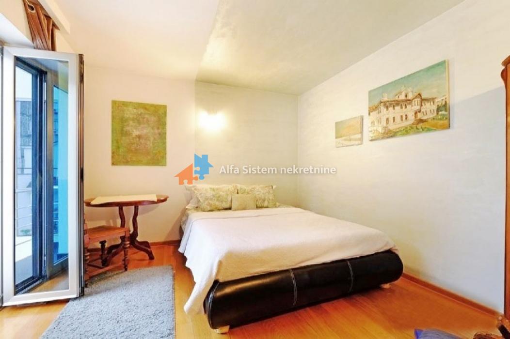 Kuća za izdavanje, Učiteljsko Naselje, Beograd, 365m², 4.500 €/mes