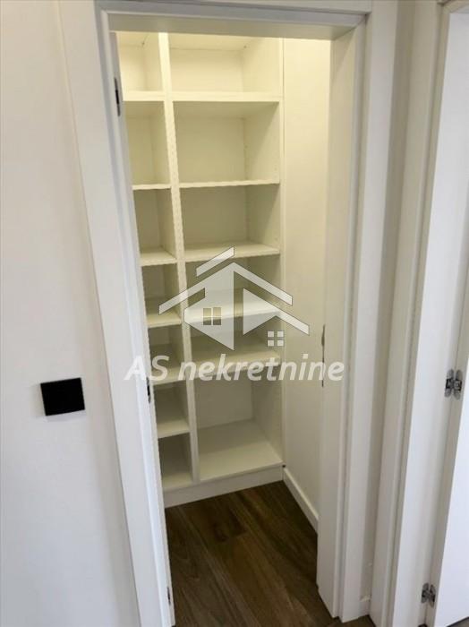 Četvorosoban stan za izdavanje, Beograd na Vodi, Beograd, 80m², 5. sprat, 1.850 €/mes
