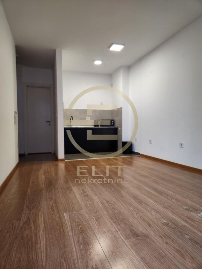 Stan Izdavanje Novi Sad  45 m2