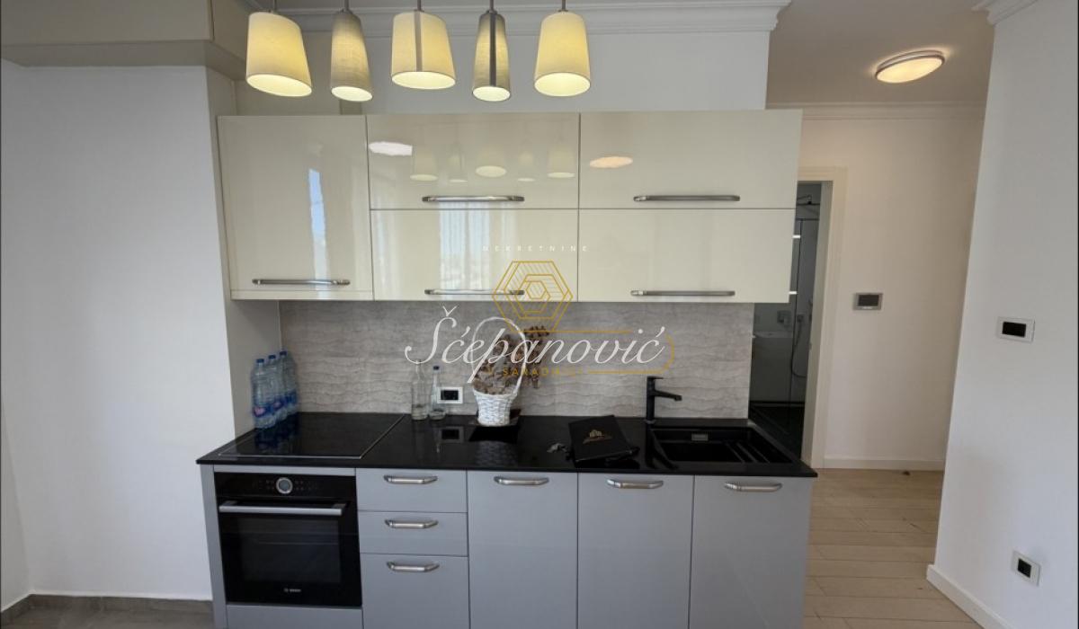 prodaja-stanova-beograd-OfSE2JtG1X Trosoban stan za izdavanje, Centar, Novi Sad, 57m², 4. sprat, 1.000 €/mes