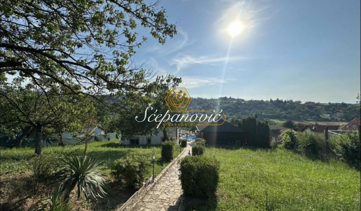 Kuća Izdavanje Novi Sad Kuća Izdavanje Novi Sad Čardak 223 m2