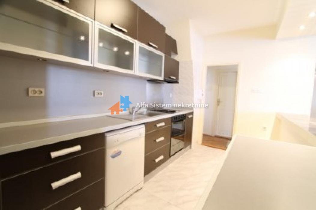 Stan Izdavanje Beograd Banovo Brdo 140 m2