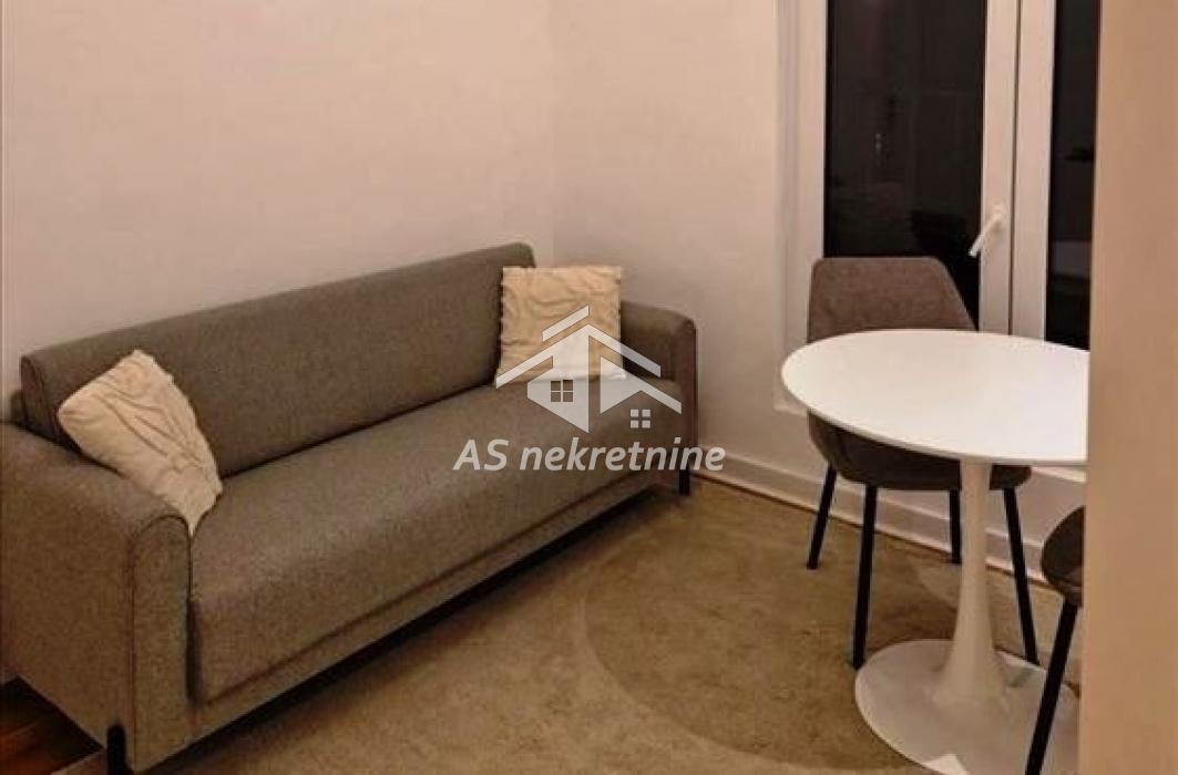 Stan Izdavanje Beograd Francuska 40 m2