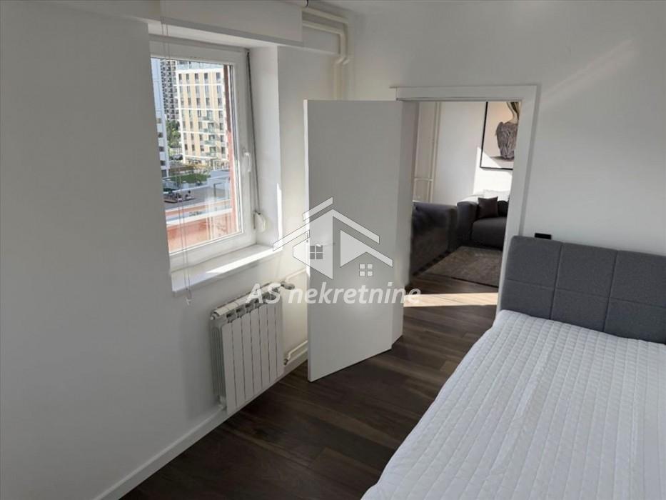 Četvorosoban stan za izdavanje, Beograd na Vodi, Beograd, 80m², 5. sprat, 1.850 €/mes