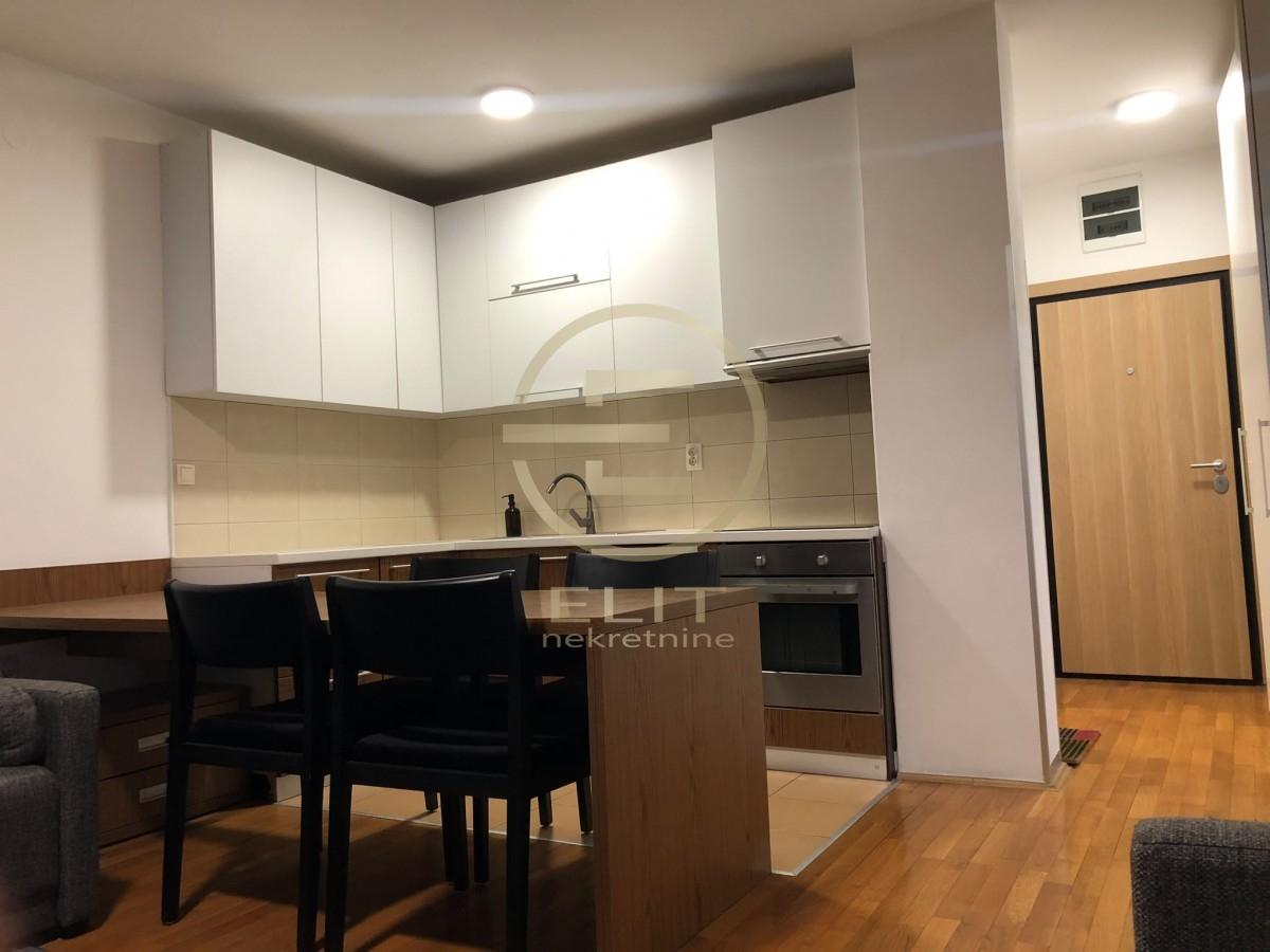 Stan Prodaja Novi Sad  42 m2