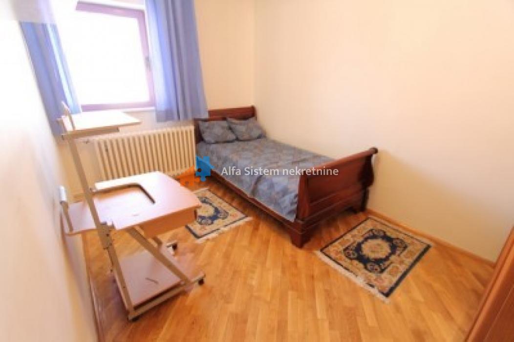 Stan Izdavanje Beograd Banovo Brdo 140 m2