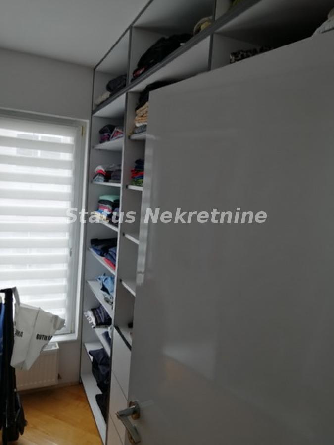 Lokal na prodaju, Ruma, 330m², 330.500 €