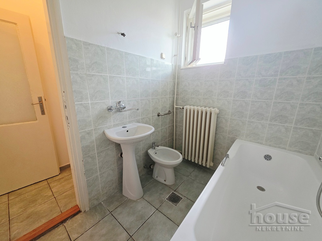 stanovi-2-5-re-kej-1102520-ofwz7 Dvoiposoban stan na prodaju, Kej, Novi Sad, 68m², 4. sprat, 205.000 €
