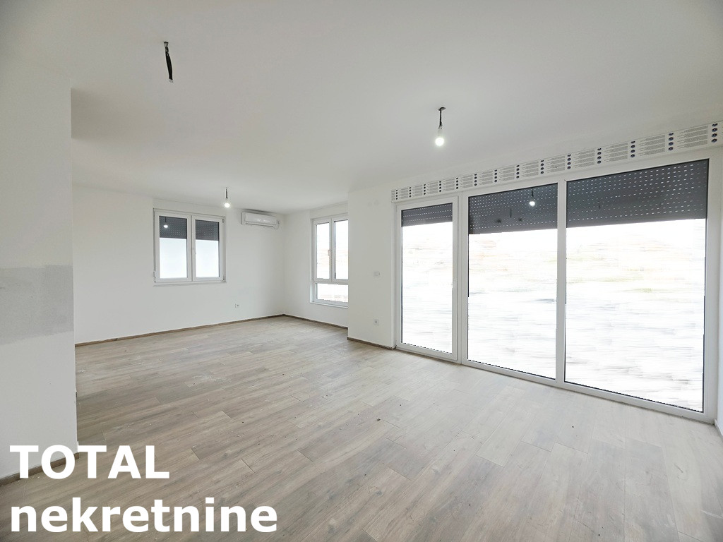 stanovi-2-5-re-klisa-1103112-cvtmb-1 Dvoiposoban stan na prodaju, Klisa, Novi Sad, 65m², 1. sprat, 136.500 €