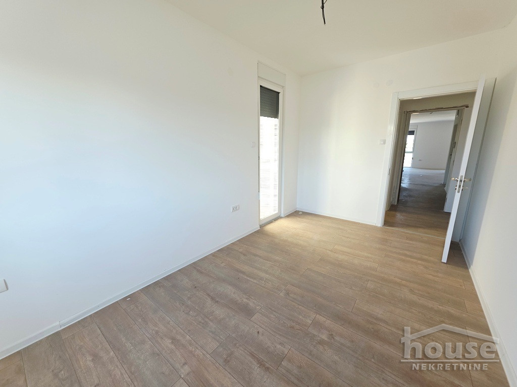 stanovi-3-5-re-centar-1101717-zvnom Troiposoban stan na prodaju, Petrovaradin, Novi Sad, 93m², 1. sprat, 186.000 €