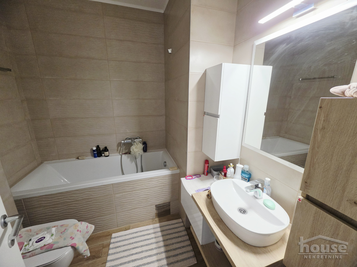 stanovi-3-5-re-sajam-1102999-9lrcd Troiposoban stan na prodaju, Sajmište, Novi Sad, 104m², 2. sprat, 350.000 €
