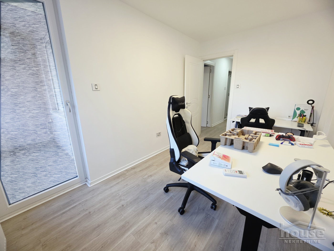 stanovi-3-5-re-sajam-1102999-s29cl Troiposoban stan na prodaju, Sajmište, Novi Sad, 104m², 2. sprat, 350.000 €