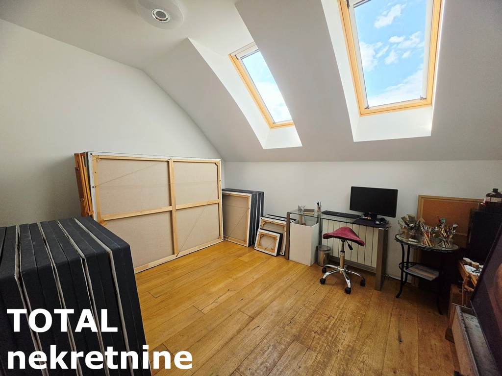 Trosoban stan na prodaju, Centar, Novi Sad, 117m², 5. sprat, 375.000 €