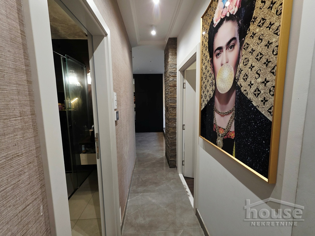 Trosoban stan na prodaju, Centar, Novi Sad, 70m², 2. sprat, 260.000 €
