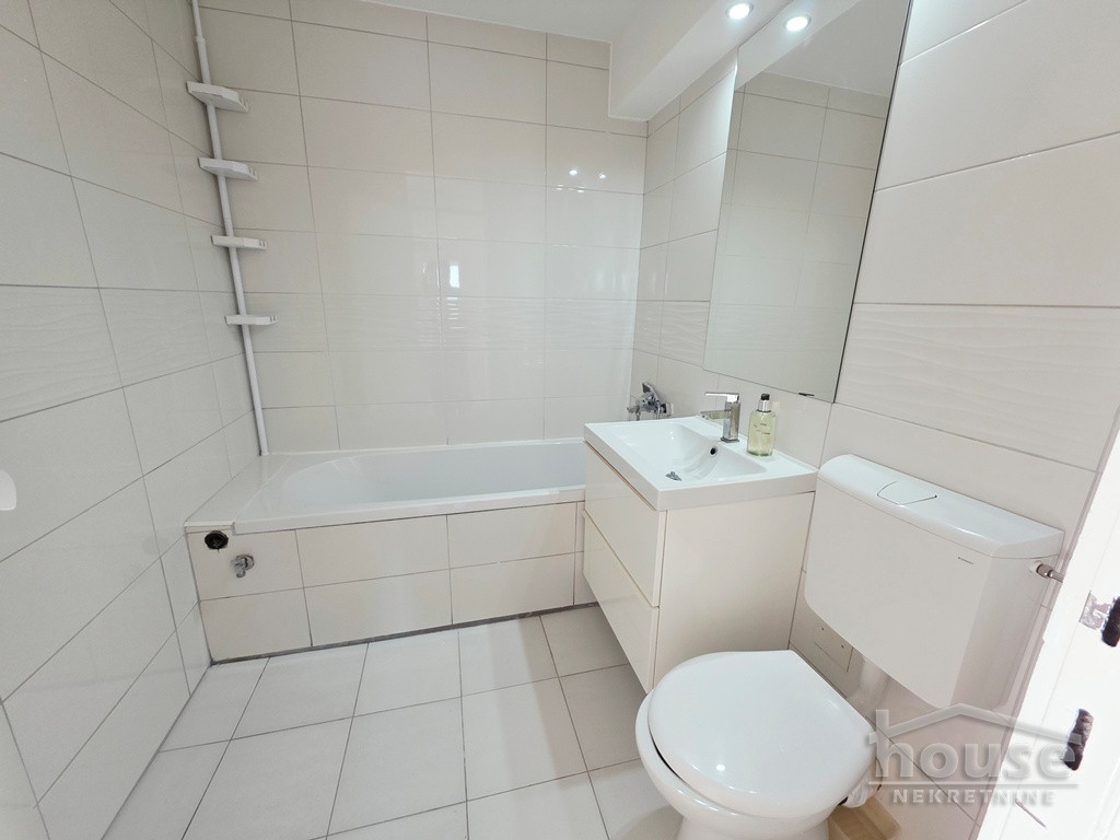 Trosoban stan na prodaju, Bistrica, Novi Sad, 72m², 8. sprat, 180.000 €