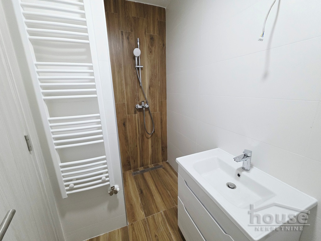 Trosoban stan na prodaju, Podbara, Novi Sad, 55m², 1. sprat, 176.000 €