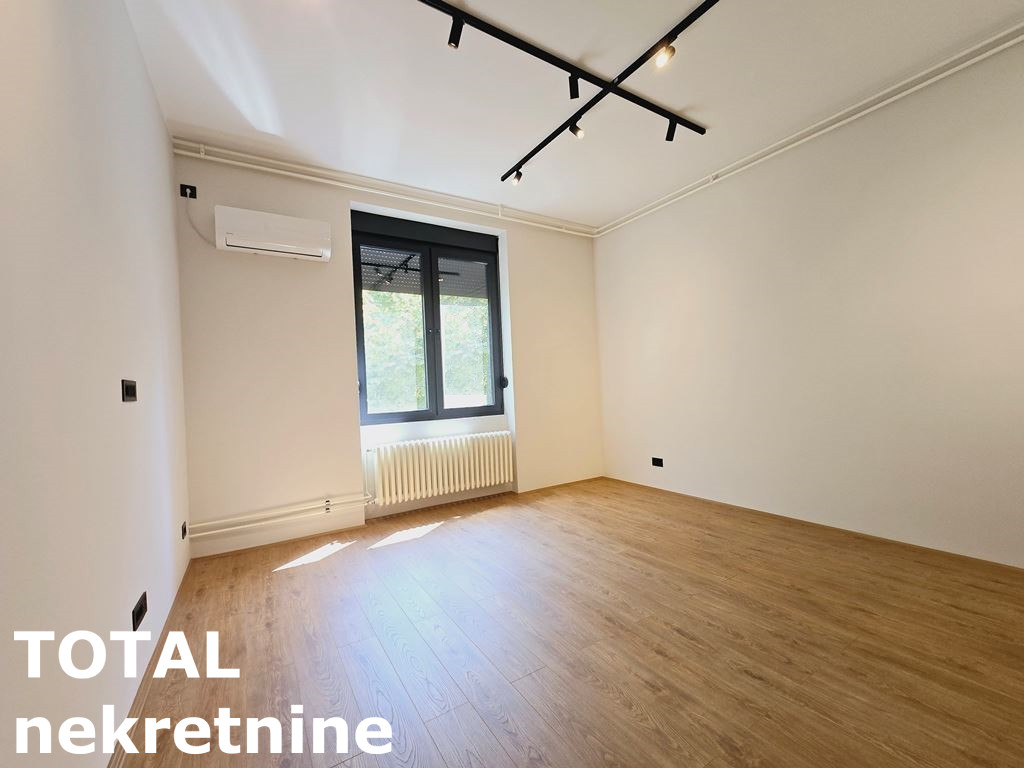 stanovi-3-sa-centar-1062232-s0gnf Trosoban stan na prodaju, Centar, Novi Sad, 100m², 345.000 €