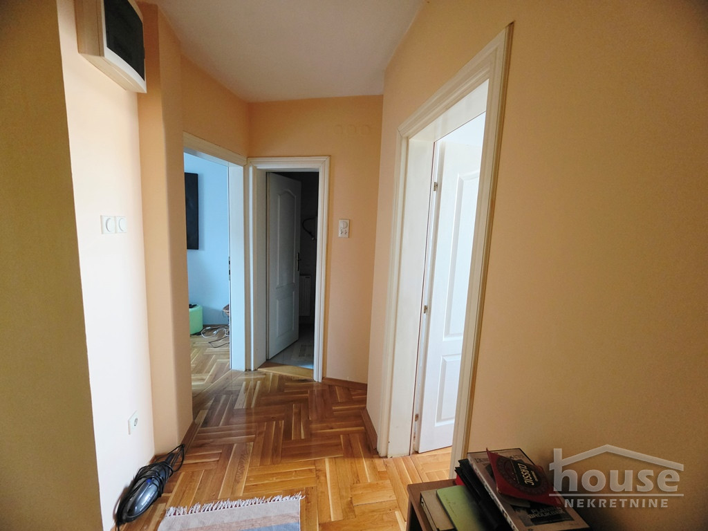 stanovi-4-dx-centar-1102993-2hgd2 Četvorosoban stan na prodaju, Centar, Novi Sad, 85m², 4. sprat, 255.500 €