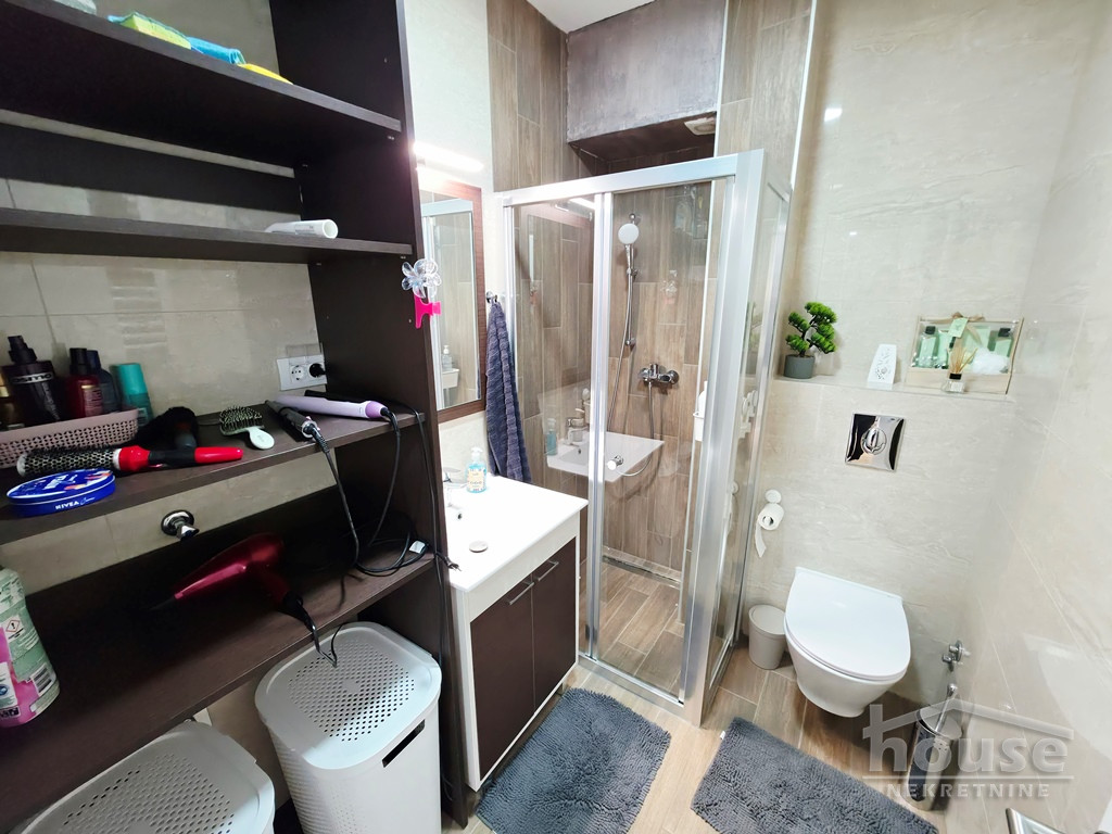 stanovi-4-po-bulevar-patrijarha-pavla-1102821-ej8aa Četvorosoban stan na prodaju, Bulevar Patrijarha Pavla, Novi Sad, 113m², 5. sprat, 250.000 €