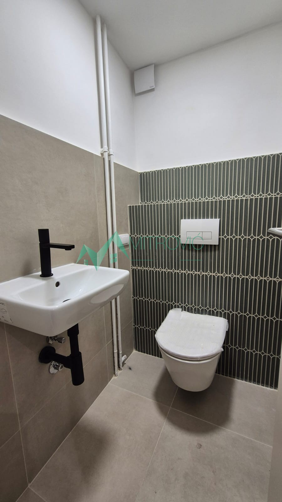 stanovi-4-re-banatiC-1004805-6q37a Četvorosoban stan na prodaju, Banatić, Novi Sad, 95m², 277.070 €