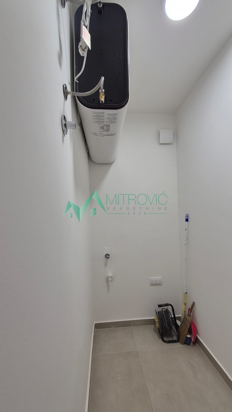 stanovi-4-re-banatiC-1004805-do9as Četvorosoban stan na prodaju, Banatić, Novi Sad, 95m², 277.070 €