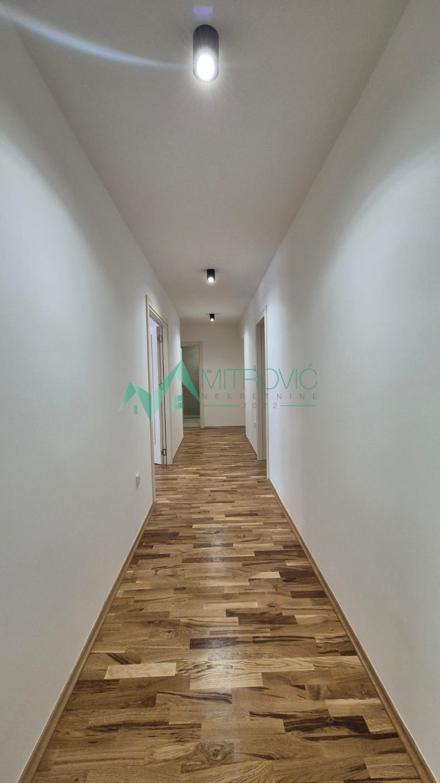 stanovi-4-re-banatiC-1004805-mccny Četvorosoban stan na prodaju, Banatić, Novi Sad, 95m², 277.070 €