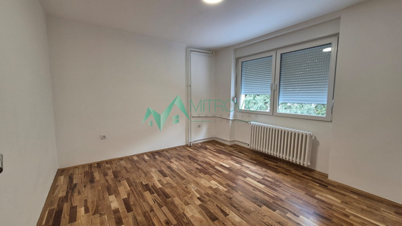 stanovi-4-re-banatiC-1004805-uhbuv Četvorosoban stan na prodaju, Banatić, Novi Sad, 95m², 277.070 €
