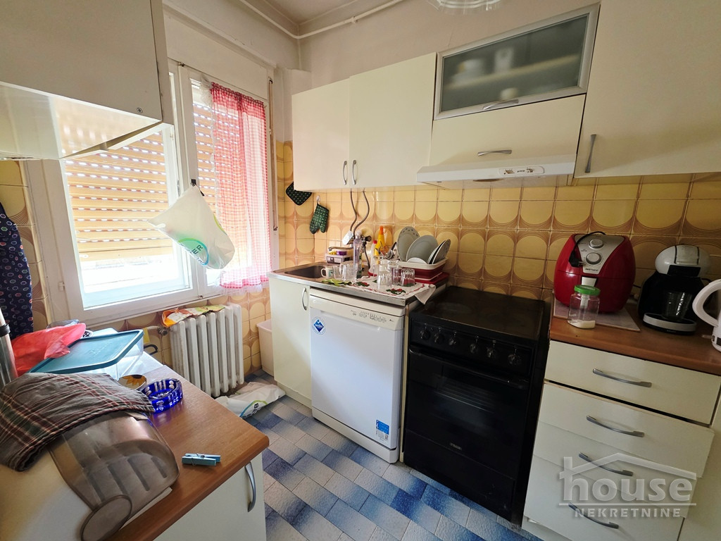 stanovi-4-re-centar-1102880-9jq5m Četvorosoban stan na prodaju, Centar, Novi Sad, 130m², 2. sprat, 370.000 €