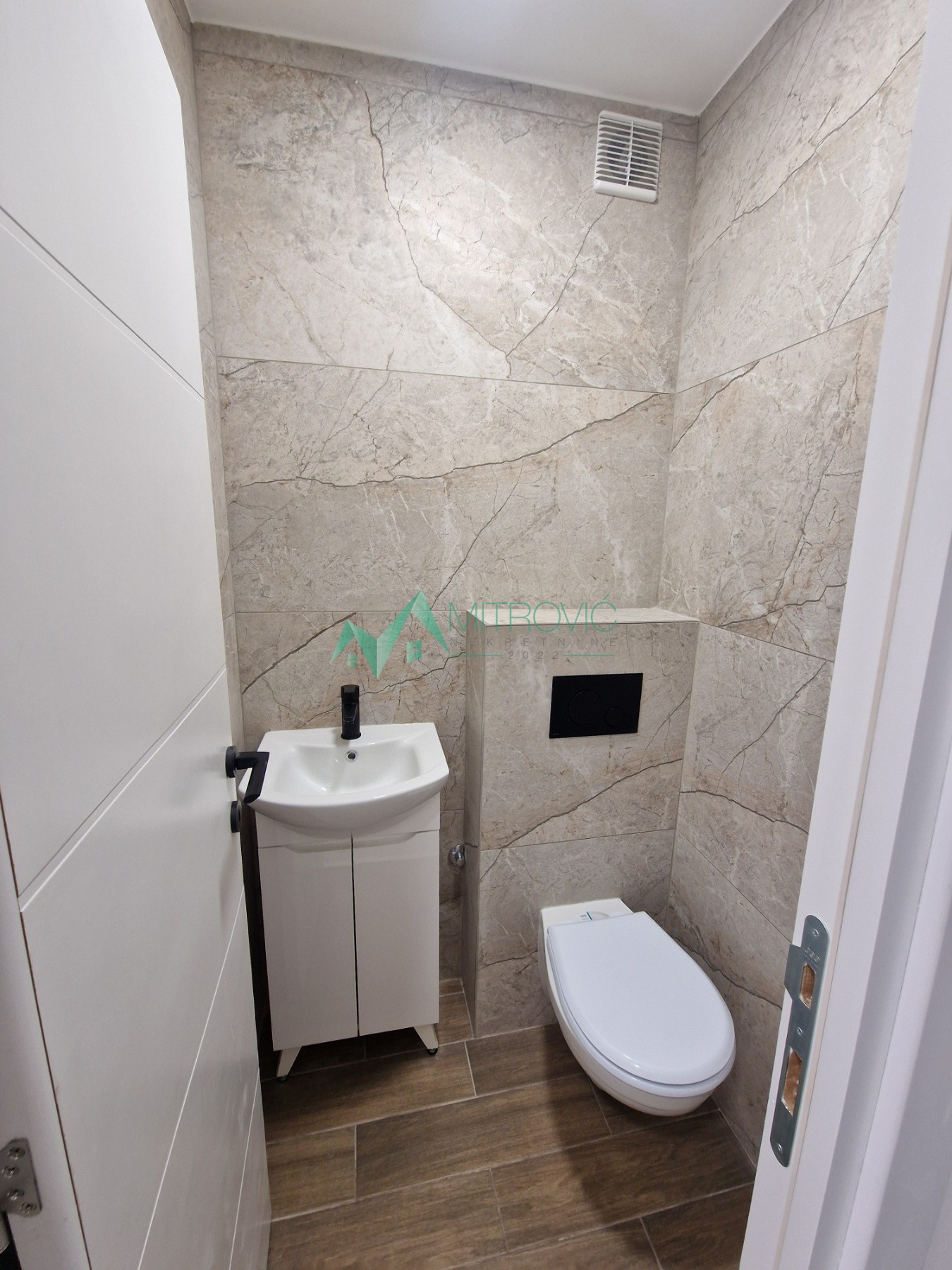 stanovi-4-re-detelinara-nova-1004874-cl5x7 Četvorosoban stan na prodaju, Nova Detelinara, Novi Sad, 95m², 273.980 €