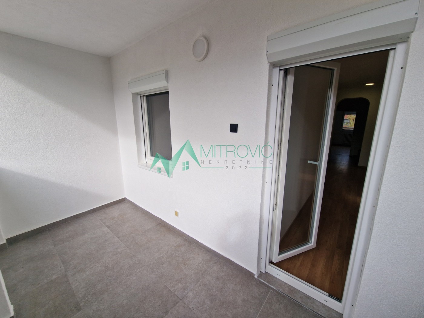 stanovi-4-re-detelinara-nova-1004874-shl4a Četvorosoban stan na prodaju, Nova Detelinara, Novi Sad, 95m², 273.980 €
