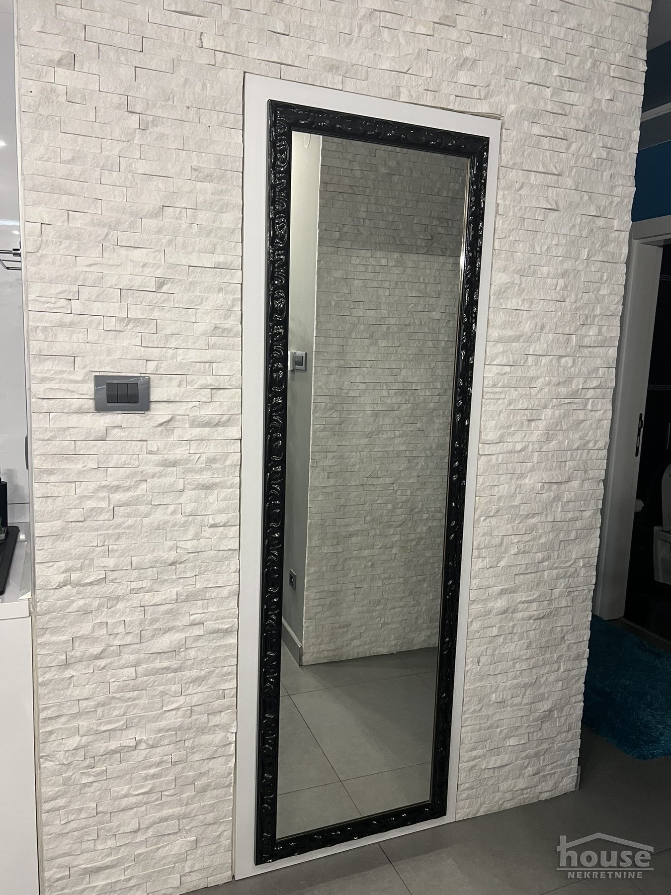 stanovi-4-re-podbara-1066245-t2qgt Četvorosoban stan na prodaju, Podbara, Novi Sad, 78m², 2. sprat, 224.000 €