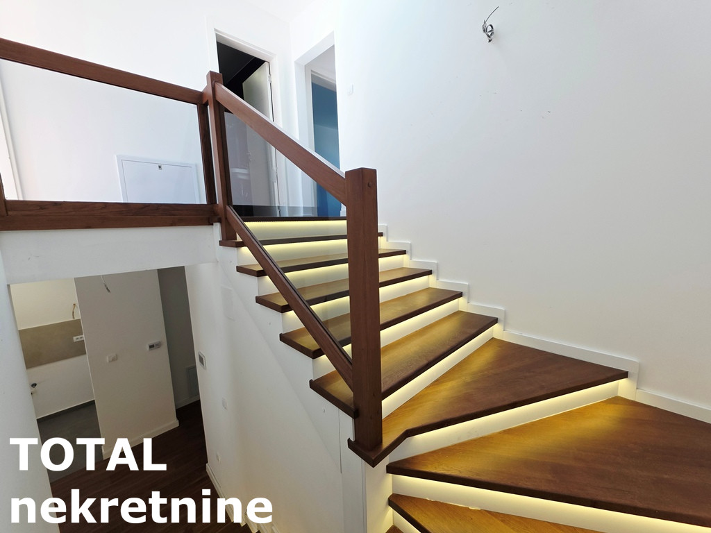 Višesoban stan na prodaju, Telep, Novi Sad, 136m², 2. sprat, 353.600 €
