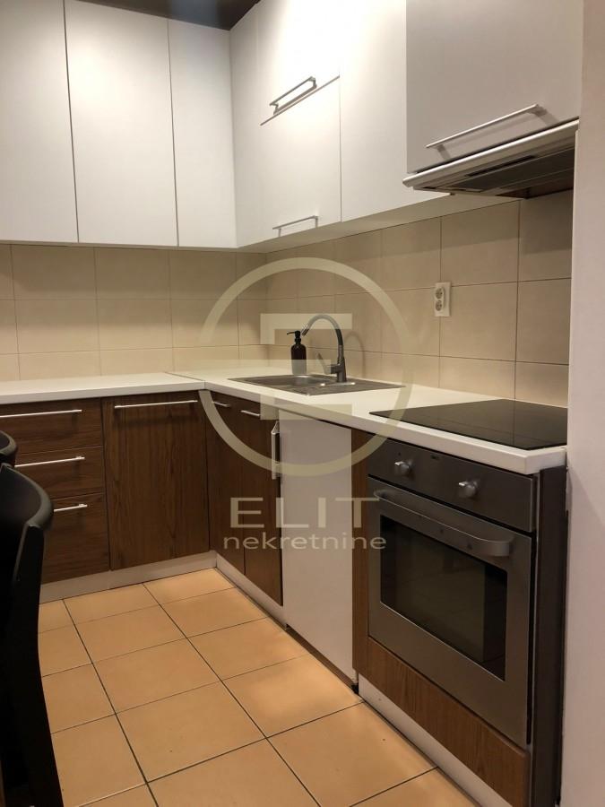Stan Prodaja Novi Sad  42 m2