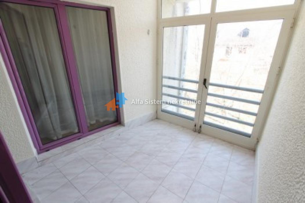 Četvorosoban stan za izdavanje, Banovo Brdo, Beograd, 140m², 1.100 €/mes