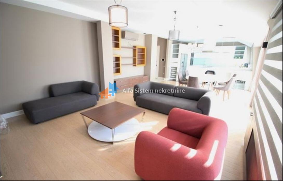 Stan Izdavanje Beograd Hram Svetog Save 180 m2
